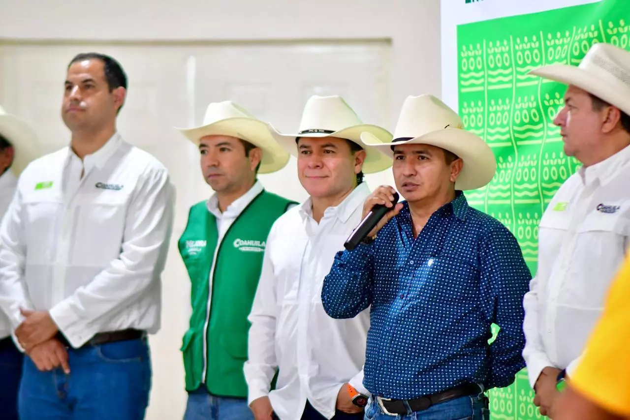 Durante el evento, el subsecretario de Ganadería, Lic. Isaías Montemayor Ortiz, ofreció la explicación técnica del programa, en presencia de prod