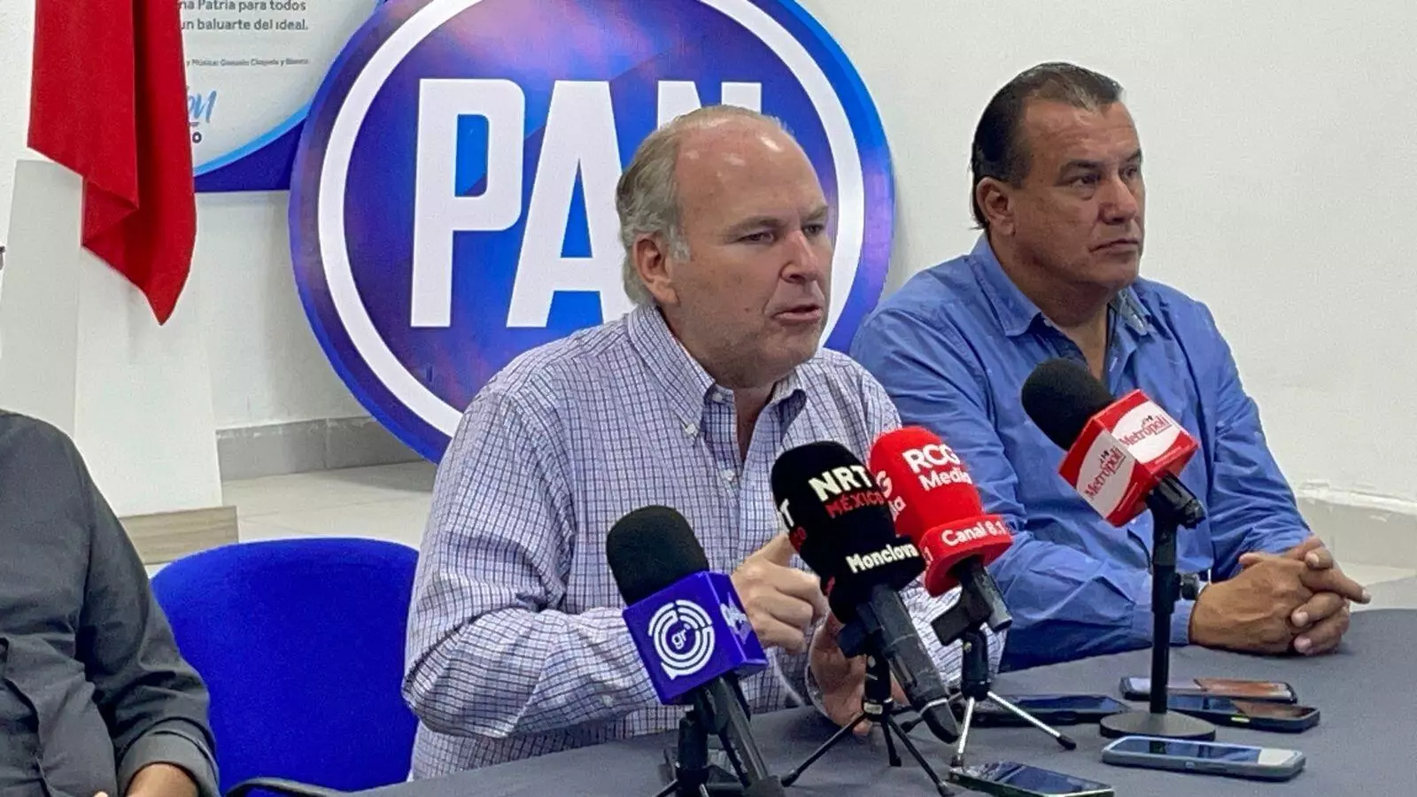 Así lo dio a conocer Kalionchiz de la Fuente en una rueda de prensa que ofreció en la ciudad de Monclova para aclarar el tema, en donde aseguró que