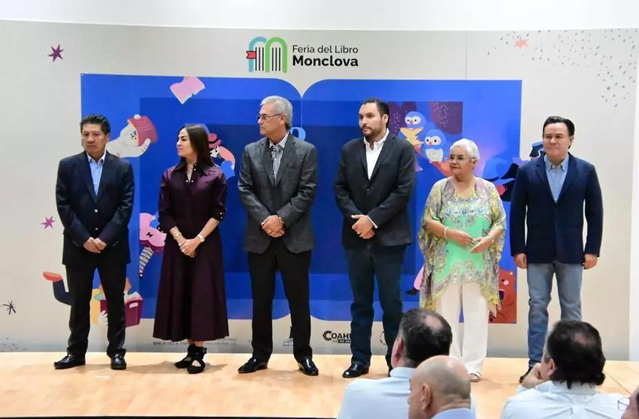 El alcalde inauguró el evento e invitó a la ciudadanía a las actividades programadas tales como espectáculos infantiles, presentaciones de autores