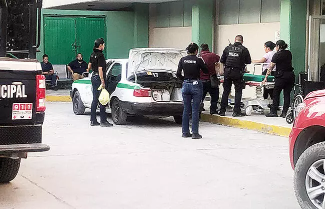 Un hombre de 45 años de edad, identificado como Rolando “N”, ingresó la mañana de ayer a la sala de Urgencias del Hospital de Zona No. 7