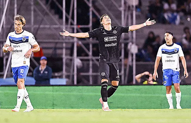 Se impone 2-0 sobre Rayados de Monterrey