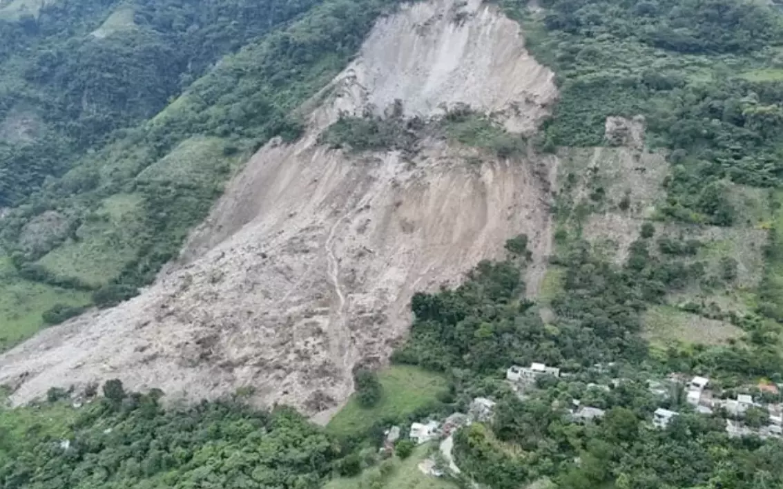 Santa Inés, Acuautla y Chapingo enfrentan daños y riesgos por deslizamientos; la zona será evaluada para determinar si sigue habitable.