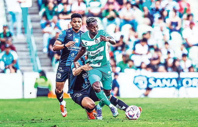 La ilusión vuelve a la Comarca Lagunera luego que el cuadro santista sacara una importante victoria sobre los Gallos de Querétaro 3-1