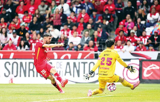 Toluca empató en casa 2-2 contra Pachuca y dejó al rojo vivo la pelea por el liderato del Apertura 2025