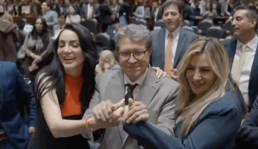 Luego de protagonizar un momento viral durante la última conferencia de prensa del secretario Omar García Harfuch, dos legisladoras fueron nombradas