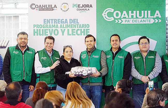 Con la entrega del Programa Alimentario Huevo y Leche en Saltillo, así como obras de recarpeteo en el municipio de Parras de la Fuente
