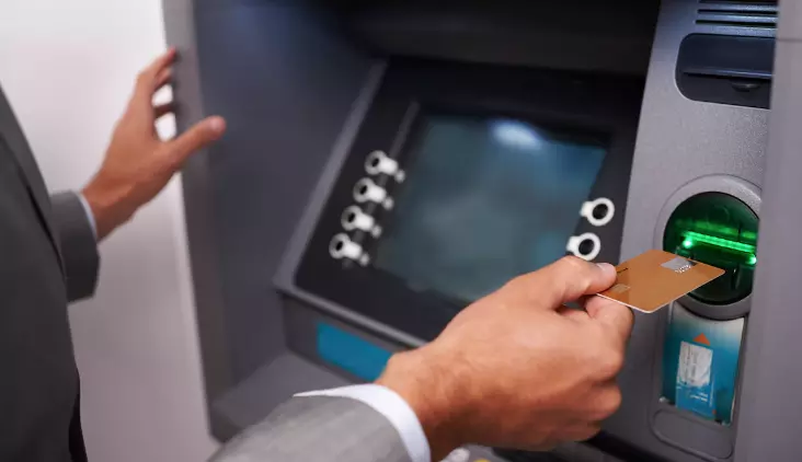 Los bancos pedirán identificación para depósitos y retiros, con el fin de combatir fraudes y evitar que el dinero sea utilizado en actividades ilí