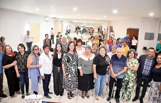 La alcaldesa Sara Irma Pérez acudió a la reunión de maestros de la Sección 5 del SNTE