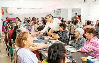 La alcaldesa de Castaños, reconoció el legado y la experiencia de los adultos mayores