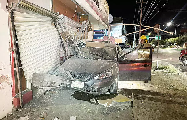 Informaron las autoridades que el alcohol hizo a la conductora perder el control del auto