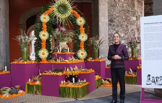 El homenaje rinde tributo a las mujeres que, desde tiempos ancestrales, han cuidado la milpa, curado con hierbas, contado historias bajo la luna