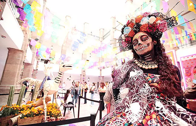 Vivamos en familia nuestras tradiciones: Manolo Jiménez