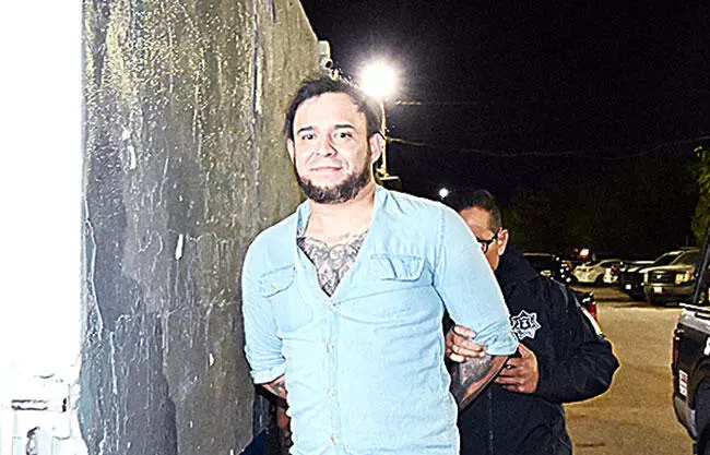 En completo estado de ebriedad y asegurando tener “influencias” para evitar ser arrestado, un hombre fue detenido