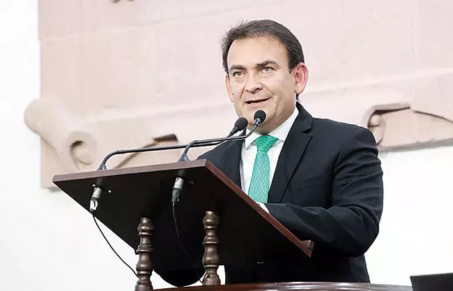 En sesión del Congreso del Estado se aprobó un punto de acuerdo presentado por el diputado Álvaro Moreira Valdés, para exhortar a la Coordinación