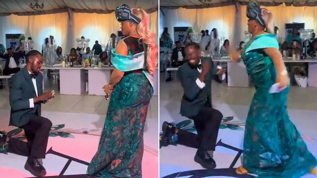 En un dramático video que se ha hecho viral, se ve a un joven nigeriano hincarse para sorprender a su novia con una propuesta de matrimonio cuando es