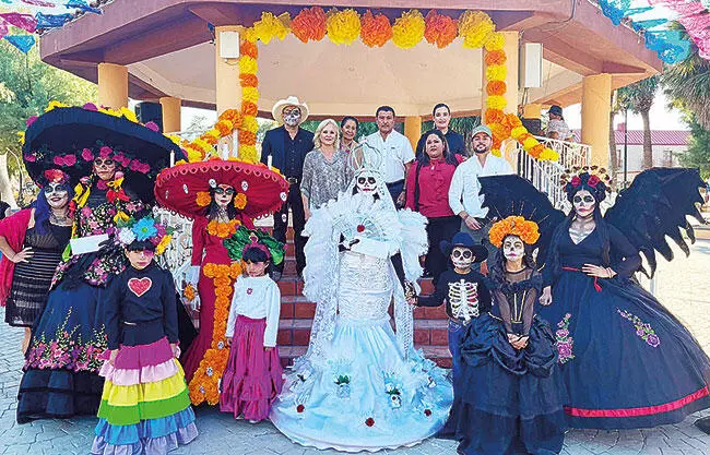 Con gran participación y ambiente familiar se llevó a cabo el tradicional Concurso de Catrinas y Catrines