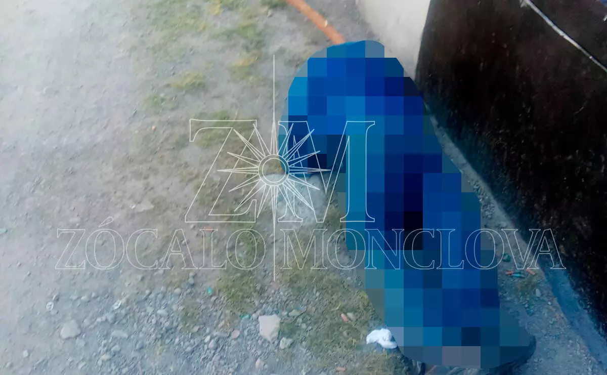 Entre risas y alivio, los policías procedieron a “asegurar” al falso hombre, quien fue trasladado a las celdas municipales solo para evitar futur