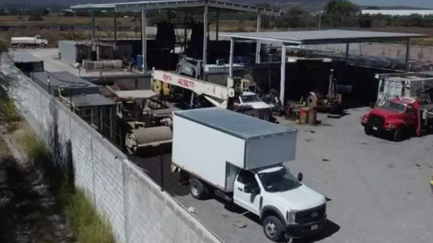 Fue asegurada una pipa con capacidad para 40 mil litros; el operativo se realizó luego de que los agentes detectaran actividad irregular en el terren