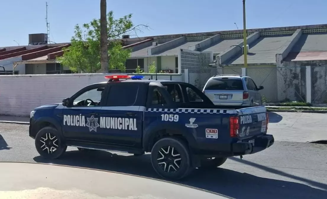 Una menor de apenas 14 años fue trasladada de emergencia a la Clínica 9 del IMSS en Frontera, luego de que su madre la encontrara inconsciente