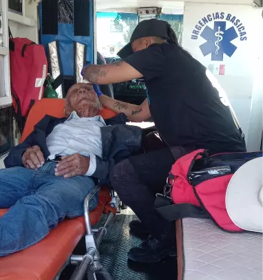 Identificado como Benito Tobar Zapata, de 88 años de edad y vecino de la colonia Hipódromo, resultó con lesiones de consideración