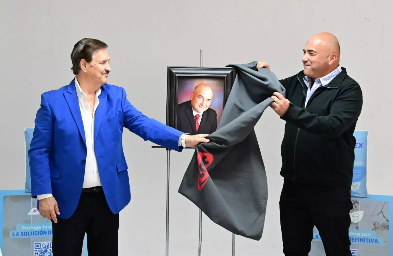 Durante la ceremonia, el actual presidente de la CMIC, Humberto Prado, destacó el trabajo de Williamson, quien logró incrementar el número de agrem