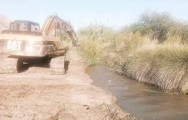 Gestiona Sara Irma abasto de agua para ejidos de la región