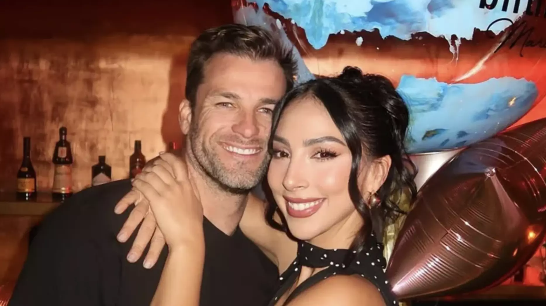 En su cuenta de Instagram, la actriz mostró una serie de fotos junto a su prometido, el empresario Christopher Den Uijl.