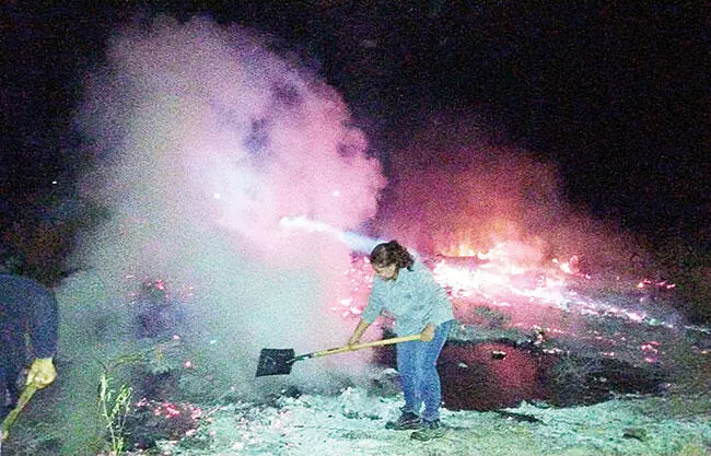 Están en busca de los responsables de un incendio intencional que se registró en un predio deshabitado