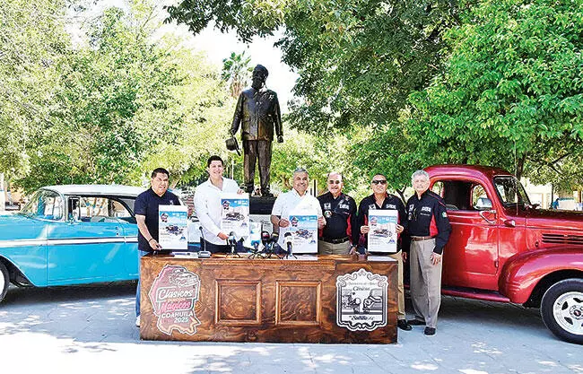 Promueve el alcalde Víctor Leija el turismo, la convivencia familiar y el amor por los autos clásicos