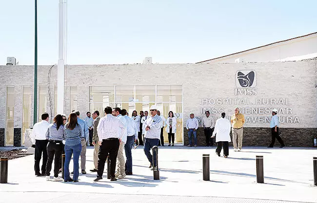 José Valeriano Ibáñez supervisa el estado de las instalaciones que llevan meses de retraso