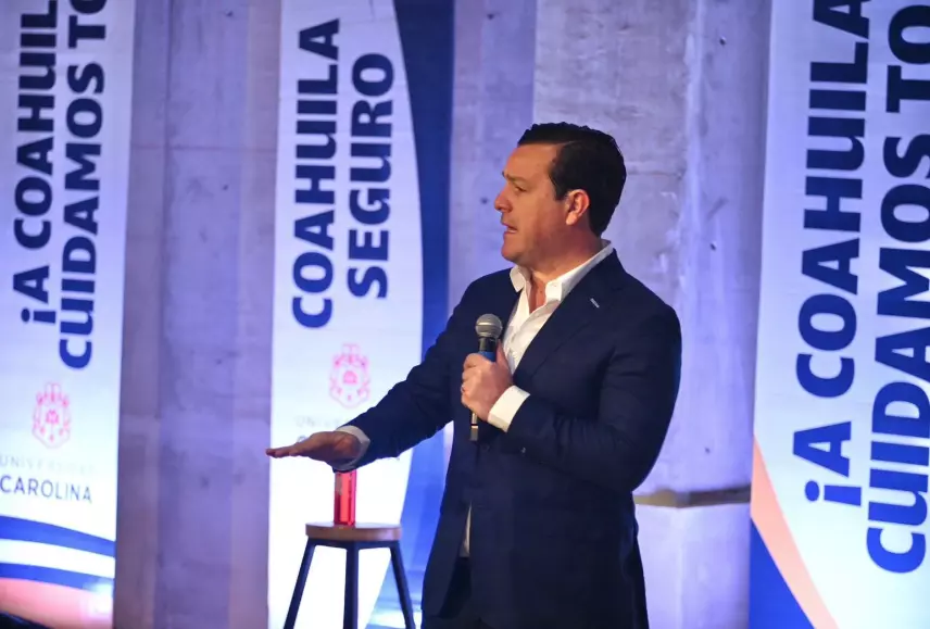 El Fiscal General del Estado, Federico Fernández Montañez, dialogó con los universitarios sobre los principales retos que enfrenta la entidad en ma