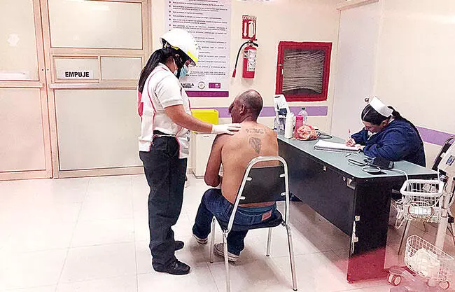 El frustrado suicida fue encontrado por su mujer, en medio de un charco de sangre