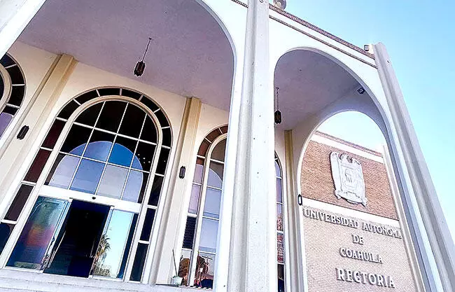 Mantiene UAdeC acciones contra violencia a la mujer 