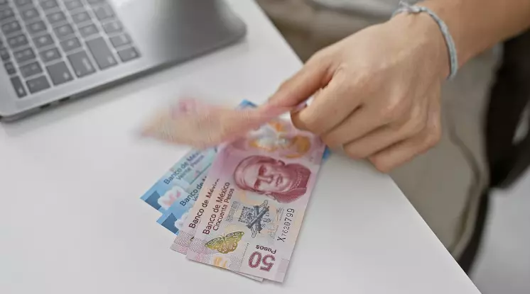 Especialistas anticipan un aumento de 11 o 12 por ciento al salario mínimo para 2026, pero sindicatos presionan por un alza del 20 por ciento.