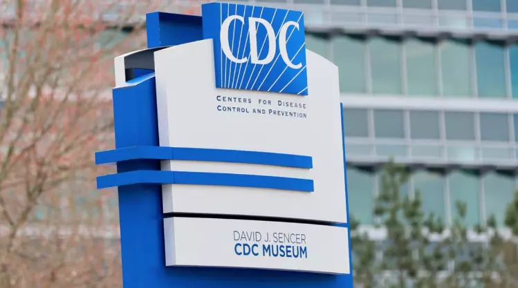 La persona estaba siendo tratada por una gripe aviar llamada H5N5 después de convertirse, aparentemente, en el primer humano conocido infectado por e