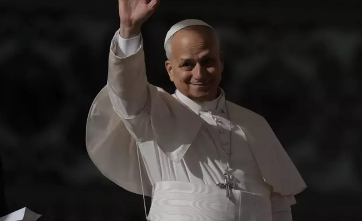 La diócesis de Cádiz negó las acusaciones, aunque confirmó que el caso es investigado por la Rota en Madrid, mientras Zornoza enfrenta además un 