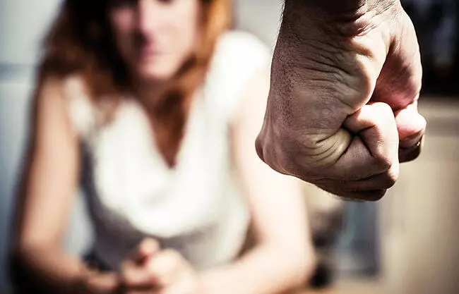 Capacitan a mujeres para que identifiquen los tipos de violencia