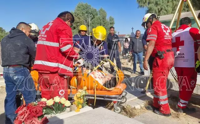 La dama de 54 años, pisó una losa que cedió bajo su peso.