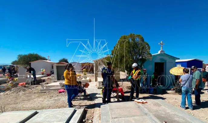 Al lugar acudieron elementos de Protección Civil y Bomberos, quienes solicitaron la presencia de los paramédicos de Cruz Roja, que arribaron en minutos.