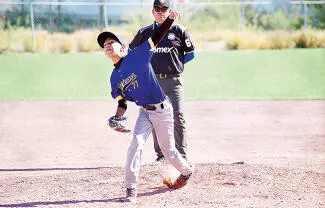 Las tres primeras entradas le bastaron a los Rieleros de Frontera para apuntarse la victoria por abultada pizarra de 21 carreras por 4.