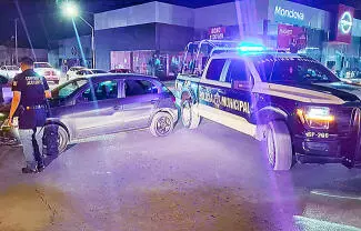 Un choque por alcance se registró en el transitado cruce del bulevar Harold R. Pape y Juárez