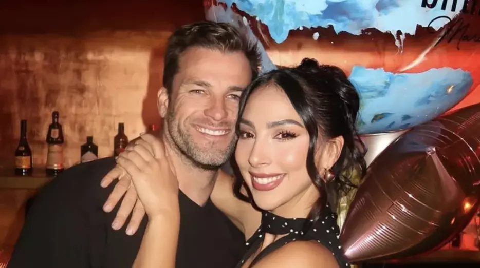 En su cuenta de Instagram, la actriz mostró una serie de fotos junto a su prometido, el empresario Christopher Den Uijl.