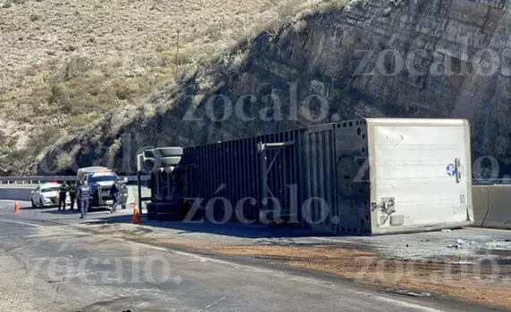 Elementos de la Guardia Nacional tomaron conocimiento de ambos hechos y cerraron las casetas de cobro Los Chorros y Huachichil.
