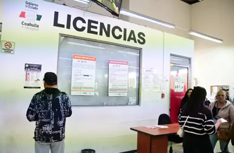 Depende de lo que adeuden y del tiempo que lleven sin pagar, pero recomiendan ingresar a la página www.pagafacil.gob.mx.