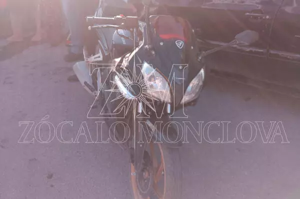 Al sitio se movilizaron los oficiales de Control de Accidentes para tomar conocimiento de lo ocurrido y paramédicos de la benemérita Cruz Roja, quienes brindaron los primeros auxilios al hombre lesionado.