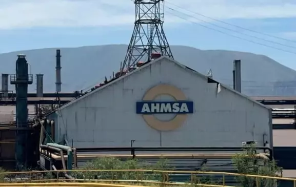 El ingeniero Efraín Rodríguez tiene experiencia en la comercialización y transformación de todo tipo de minerales, además del arraigo en la regi