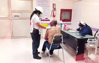 El frustrado suicida fue encontrado por su mujer, en medio de un charco de sangre