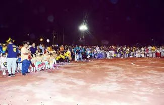 Con un total de 60 equipos en competencia, se puso en marcha ayer sobre el diamante de Sultanes la Liga de Beisbol Infantil más añeja de la región