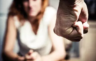 Capacitan a mujeres para que identifiquen los tipos de violencia