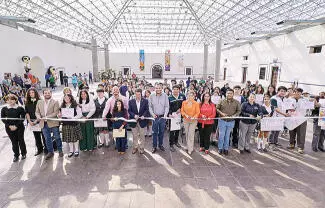 Junto al secretario Enrique Martínez, entregó reconocimientos del concurso y puso en marcha nuevas acciones formativas